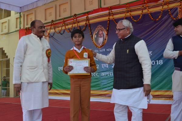 Students Achieved Certification At MVM Aligarh School